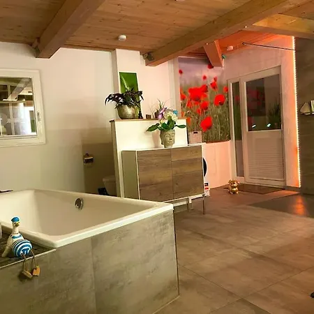 Mit Luxusbad, Terrasse Ostseenaehe Apartament *